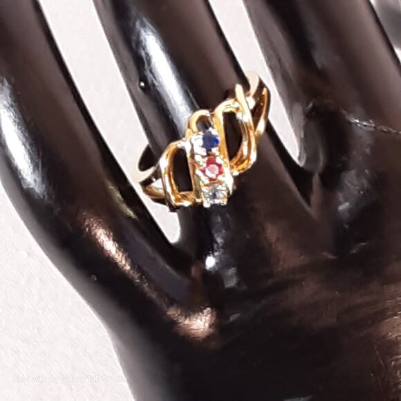 Red White Blue Stone Ring On Gold Tone Open Prong Setting Sample - Picture 2 of 7